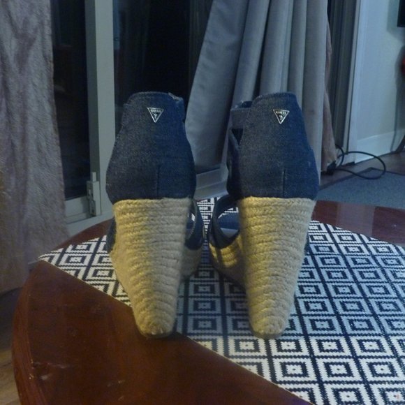 GUESS "Lora" zip-front espadrille - Picture 7 of 9